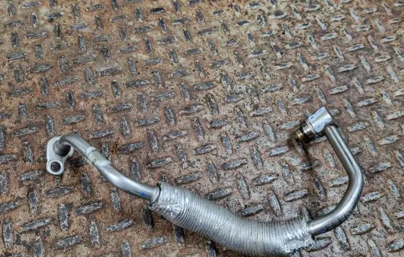BMW 4 F36 Gran coupe Coolant pipe/hose 7643094