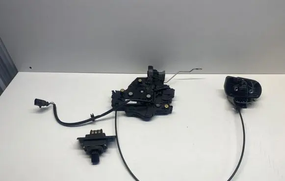 Volkswagen Transporter - Caravelle T5 Sliding door lock 7H0843654CC 3137 01072148005