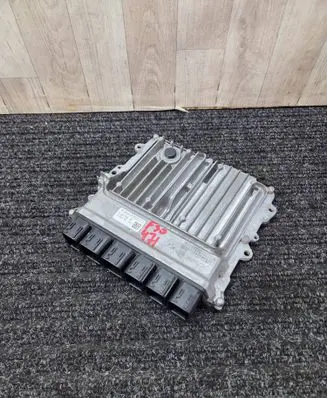 BMW 3 F30 F35 F31 Engine control unit/module 9487769 12149487769 0261S21182