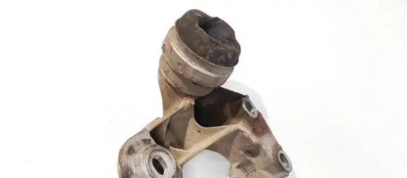 Audi A4 S4 B6 8E 8H Engine mounting bracket 8e0199352