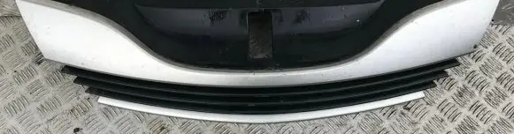 Renault Laguna II Front grill 8200012581