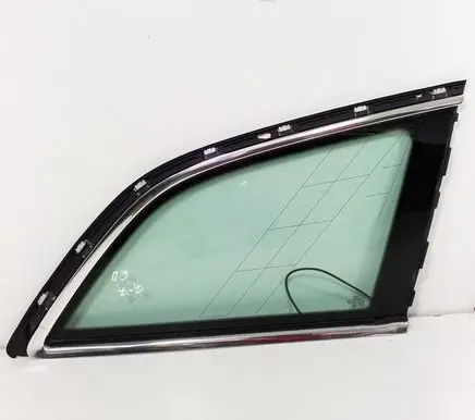 Audi Q7 4L Rear side window