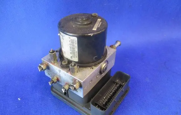 Suzuki Swift II ABS Pump 06210221714 86L0