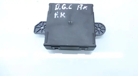 Dodge Grand Caravan Door control unit/module P05026861AE