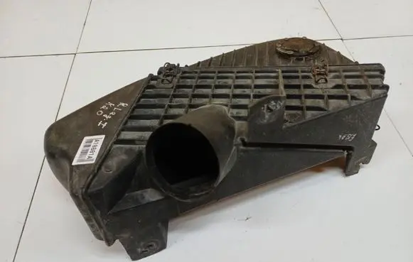 Renault Laguna I Air filter box 7700872090