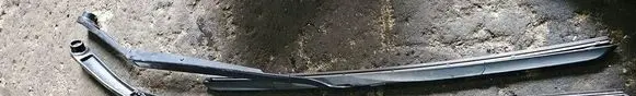 Hyundai Ioniq 5 Front wiper blade arm brak
