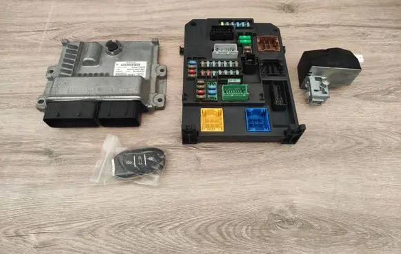 Peugeot 308 Engine control unit/module 9814826280 9809447980