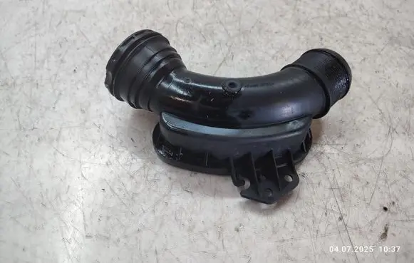 Land Rover Discovery Sport Air intake hose/pipe GJ326C780