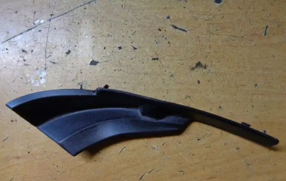 Mazda 2 Windshield trim D65151PB1 K2443