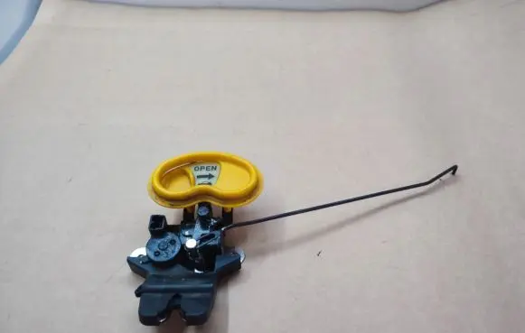 KIA Magentis Tailgate/trunk/boot lock/catch/latch