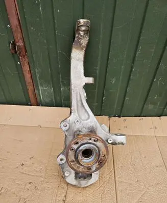 Mercedes-Benz GLE W167 Front wheel hub spindle knuckle A16726R