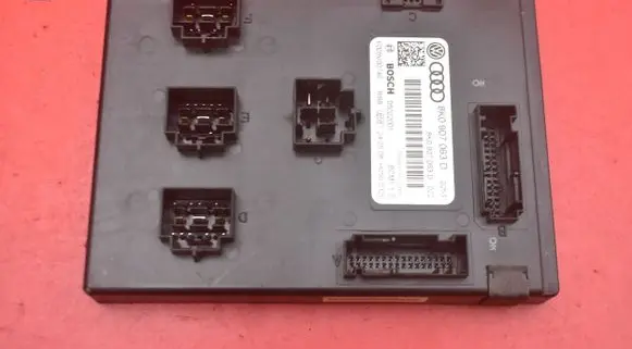 Audi A4 S4 B8 8K Comfort/convenience module 8K0907063D