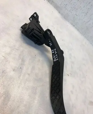 Audi Q7 4L Accelerator throttle pedal 7l0723507b