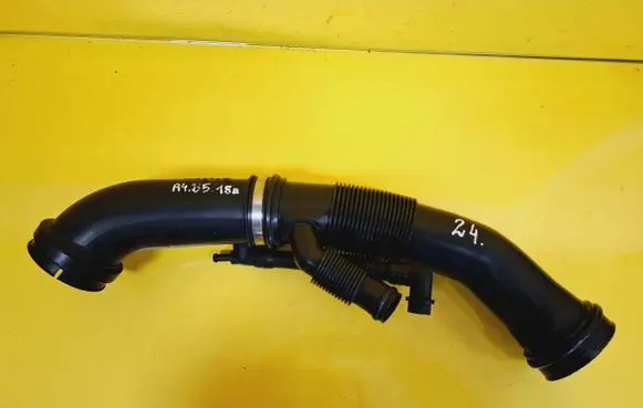 Audi A4 S4 B5 8D Air intake hose/pipe 06B133354 06B129627