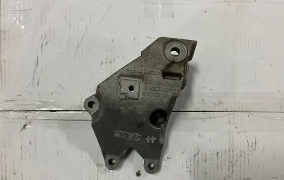 BMW X3 G01 Engine mounting bracket 6864593 2216864593