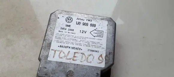 Volkswagen Golf IV Airbag control unit/module 1j0909609 5wk42800