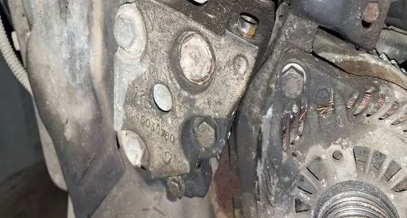 Peugeot 407 Engine mounting bracket 9645030780