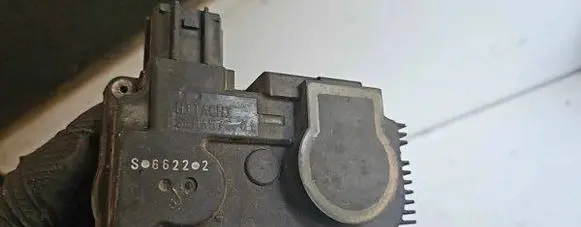 Nissan X-Trail T30 Throttle valve SERA57601