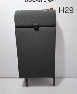 Volkswagen Tiguan Rear seat armrest 