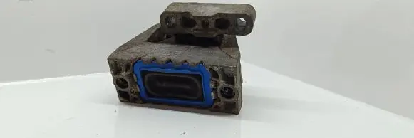 Volkswagen Golf V Engine mount bracket 1K0199262