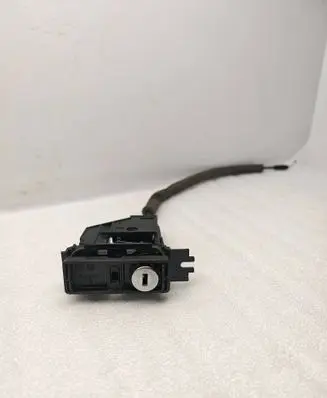Porsche Cayenne (9PA) Glove box lock 7L5857147B REF40810