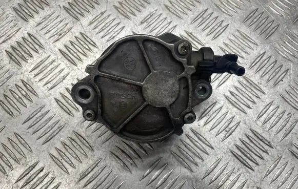 Ford Focus Vacuum pump D1562C2 2507P
