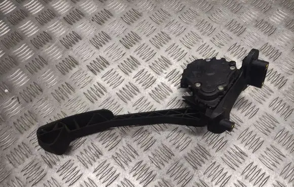 Volvo XC70 Accelerator throttle pedal 9496822 00776922 B210