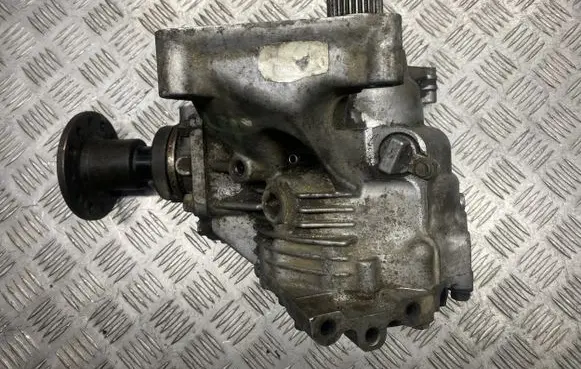 Nissan X-Trail T30 Gearbox transfer box case 