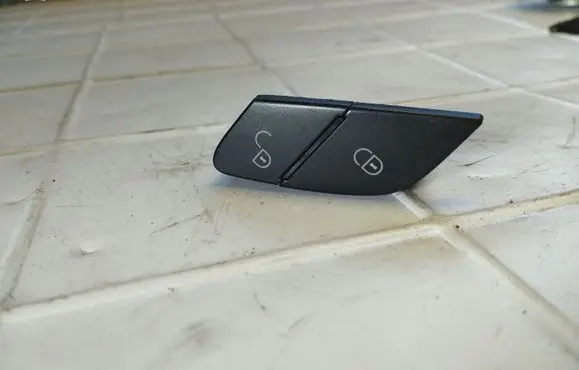 Mercedes-Benz R AMG W251 Central locking switch button A2518201010