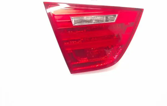 Tailgate rear/tail lights