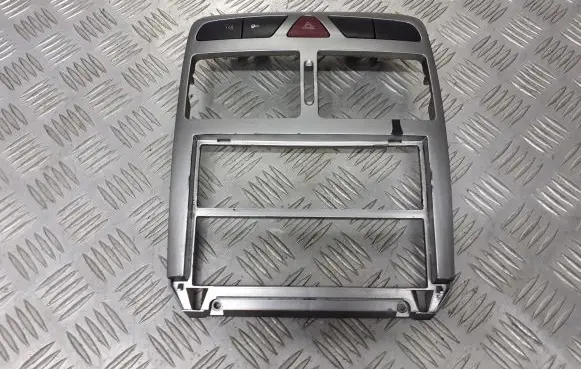 Peugeot 307 Radio/GPS head unit trim 