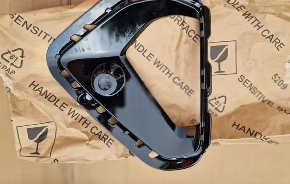 Audi e-tron Front bumper lower grill 4KE121736C