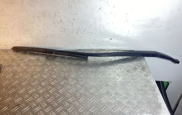 Honda CR-V Front wiper blade arm
