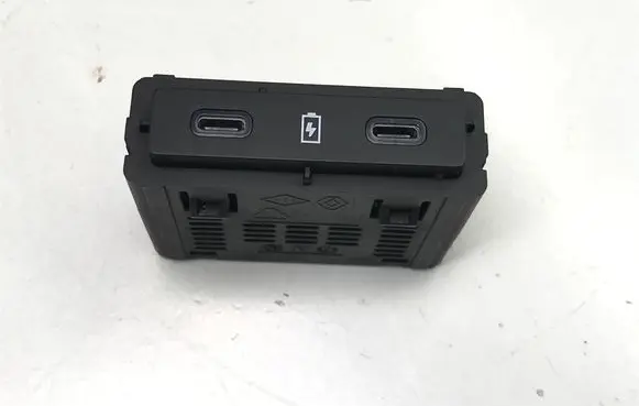 Renault Scenic E-Tech V USB socket connector 284H35397R DQ14523111
