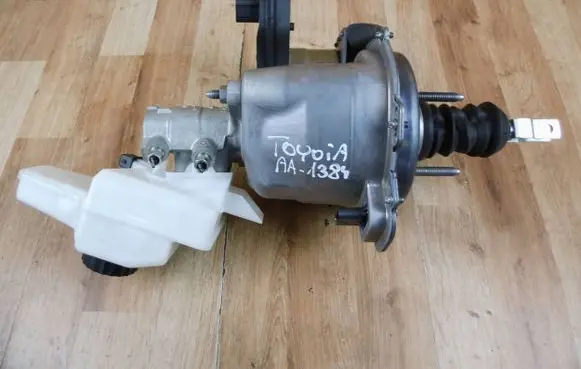 Toyota Yaris XP210 Hydraulic servotronic pressure valve 472100D010