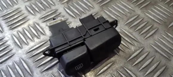 Mitsubishi Carisma Windscreen/window heater switch 03710099