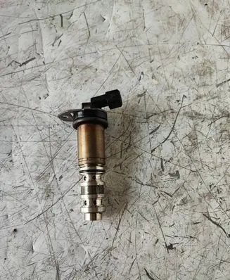 BMW 5 F10 F11 Camshaft vanos timing valve 7561265