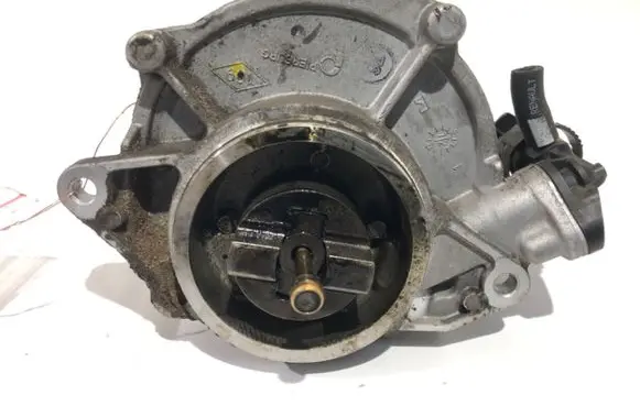 Infiniti Q70 Y51 Vacuum pump 8200807472A
