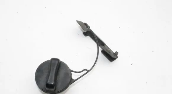 Nissan 370Z Fuel tank filler cap 