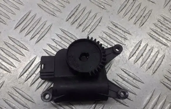Toyota Corolla Verso E121 A/C air flow flap actuator/motor 113800-2051