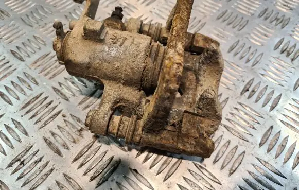 Renault Scenic I Rear brake caliper