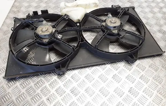Mazda 6 Radiator cooling fan shroud
