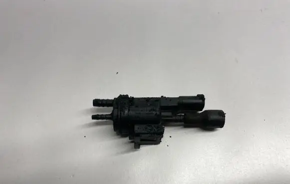 Mercedes-Benz E W212 Turbo solenoid valve A0025407097 0025407097