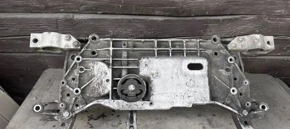 Volkswagen Touran I Front subframe 1K0199295E