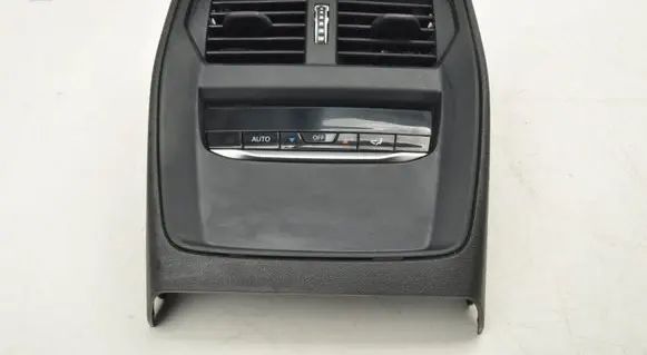 BMW 3 G20 G21 Dash center air vent grill 6836650