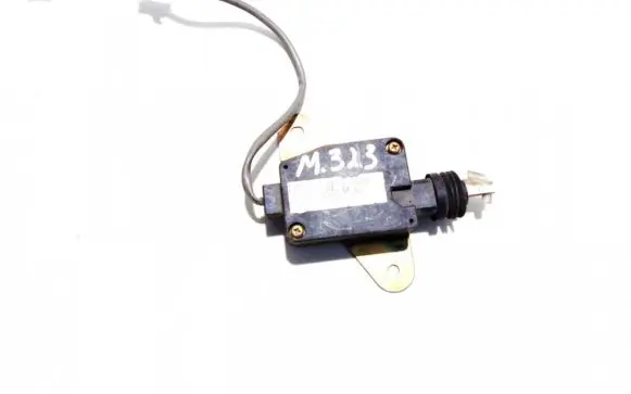 Mazda 323 Central locking motor bc5a56890