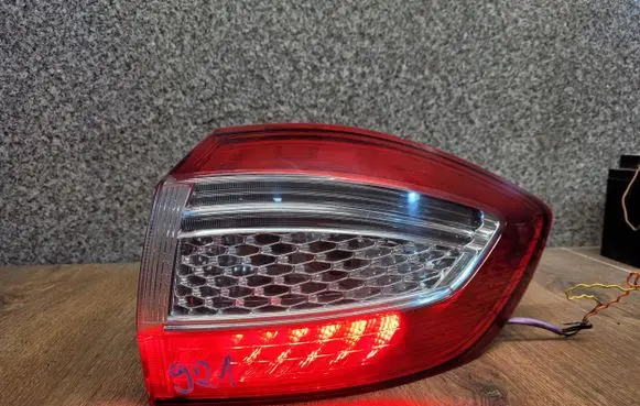 Ford Mondeo MK IV Rear/tail lights 13404