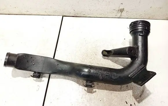 Volkswagen PASSAT B5.5 Intercooler hose/pipe 8e0145762b