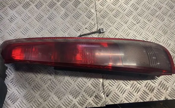 Nissan X-Trail T30 Rear/tail lights b46r