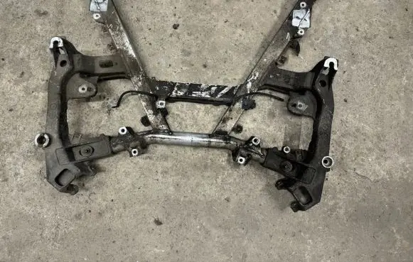 BMW 5 E39 Front subframe 1092867 1092868 0B0922183C